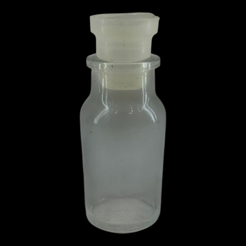 (1) c1960s Glass Bottle Jar Plastic Stopper Spice Herbs Apothecary 4" Japan VTG